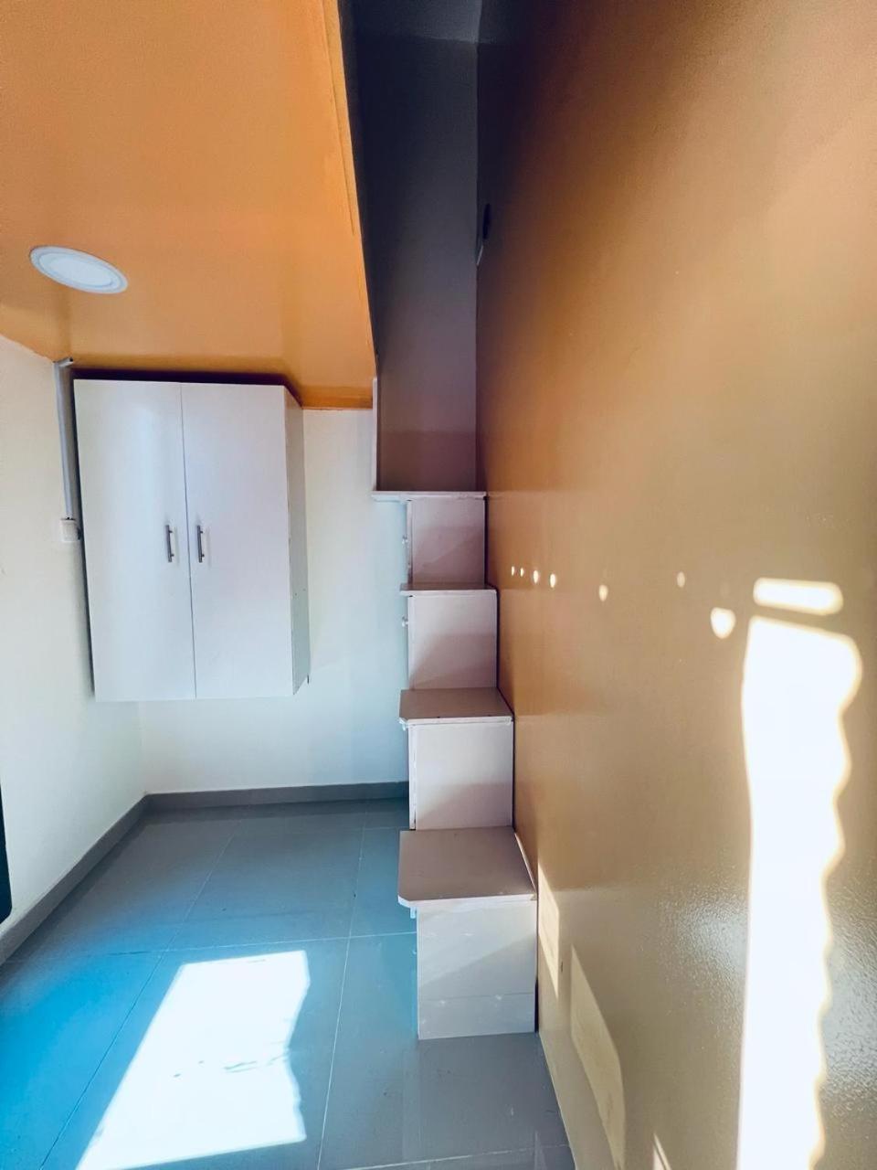 Moon Backpackers Burjman Exit 2, Family Partitions, Loft Partitions, Apartment ดูไบ ภายนอก รูปภาพ
