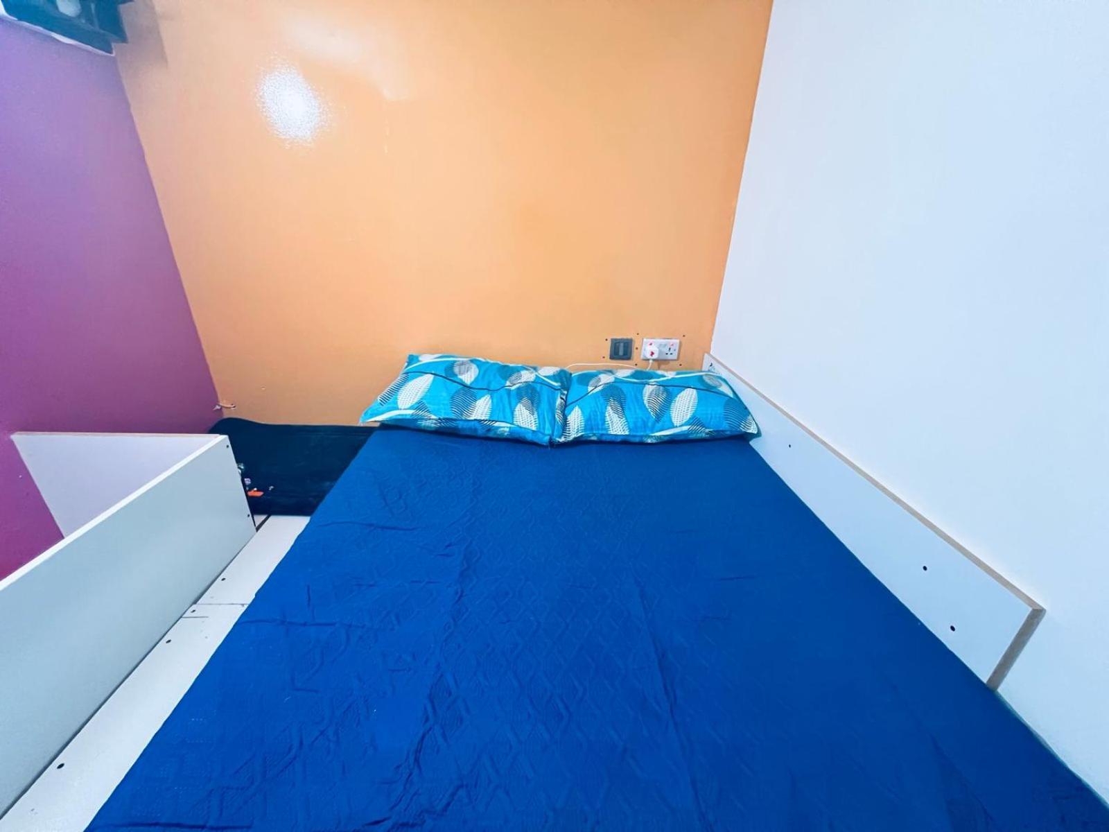 Moon Backpackers Burjman Exit 2, Family Partitions, Loft Partitions, Apartment ดูไบ ภายนอก รูปภาพ