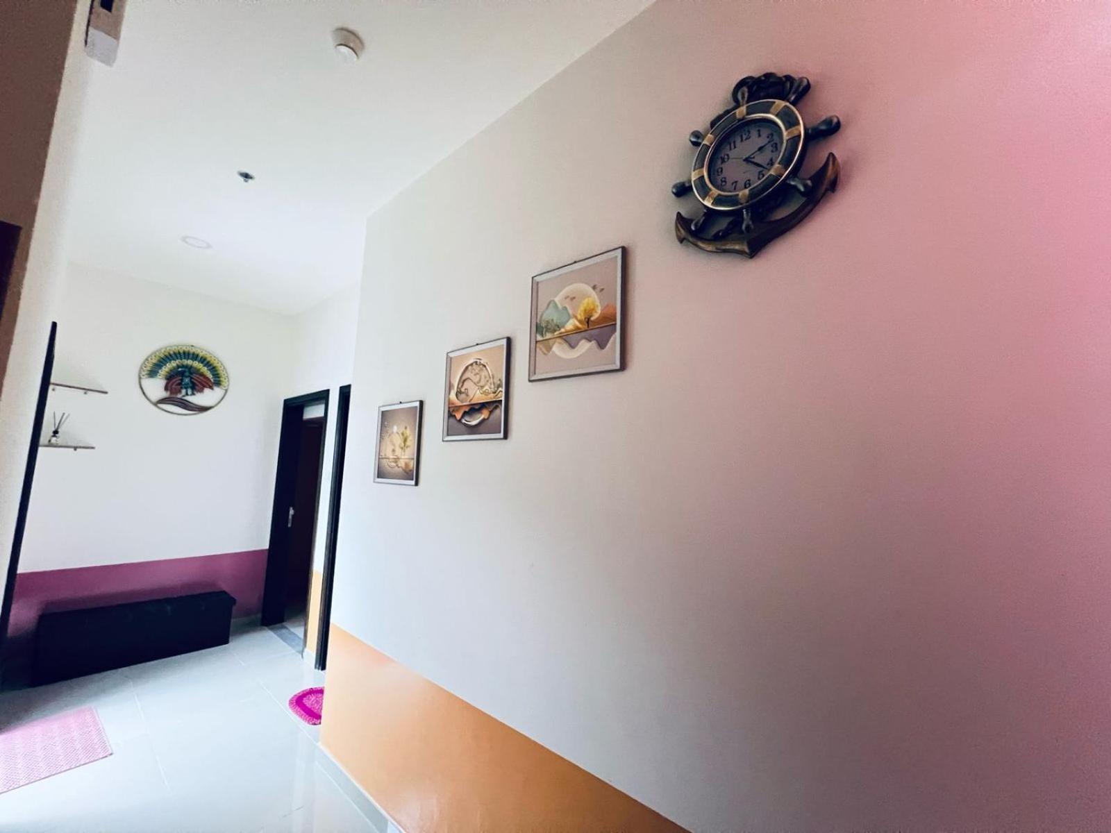 Moon Backpackers Burjman Exit 2, Family Partitions, Loft Partitions, Apartment ดูไบ ภายนอก รูปภาพ