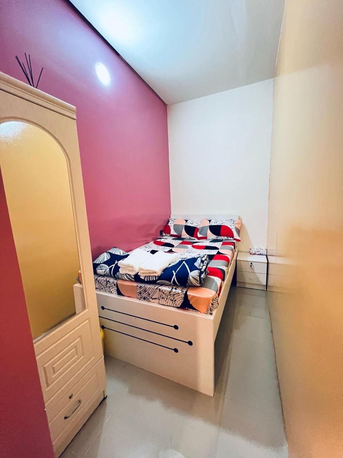 Moon Backpackers Burjman Exit 2, Family Partitions, Loft Partitions, Apartment ดูไบ ภายนอก รูปภาพ